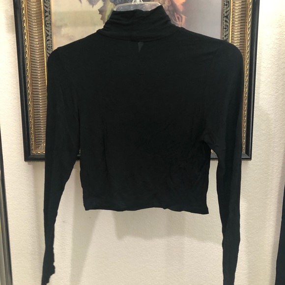 Infinity loop love black crop top with turtleneck - Picture 3 of 4